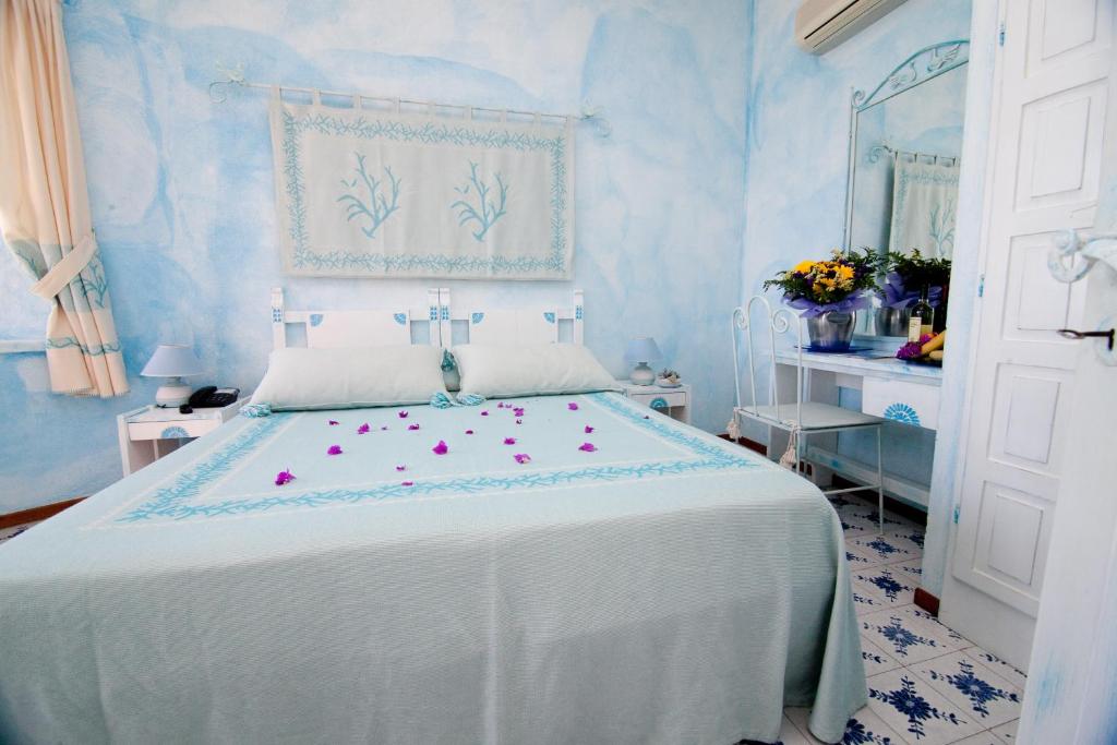 Club Esse Shardana — Hotel rooms in Capo Testa, Sardinia