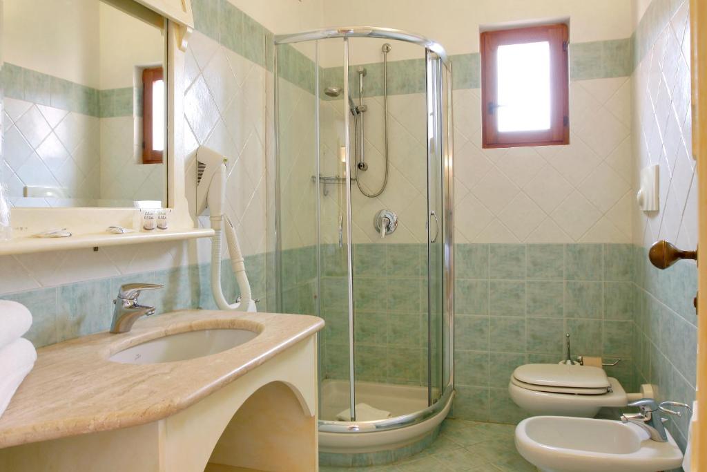 Club Esse Posada — Hotel rooms in Palau, Sardinia