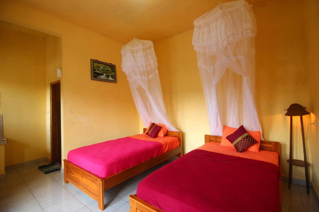 Twin Room with Mountain View