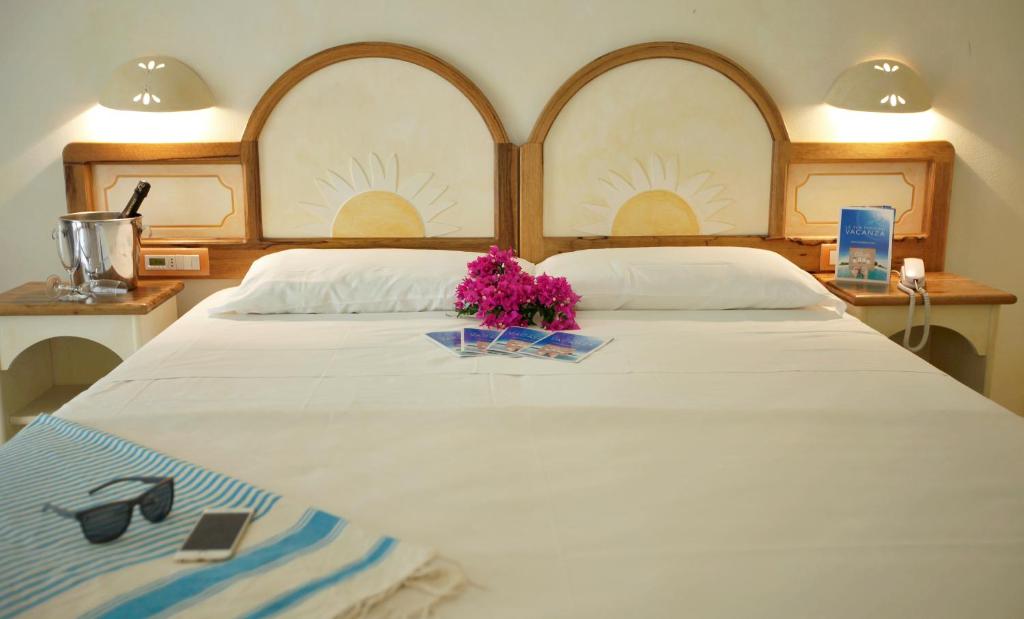 Club Esse Posada — Hotel rooms in Palau, Sardinia