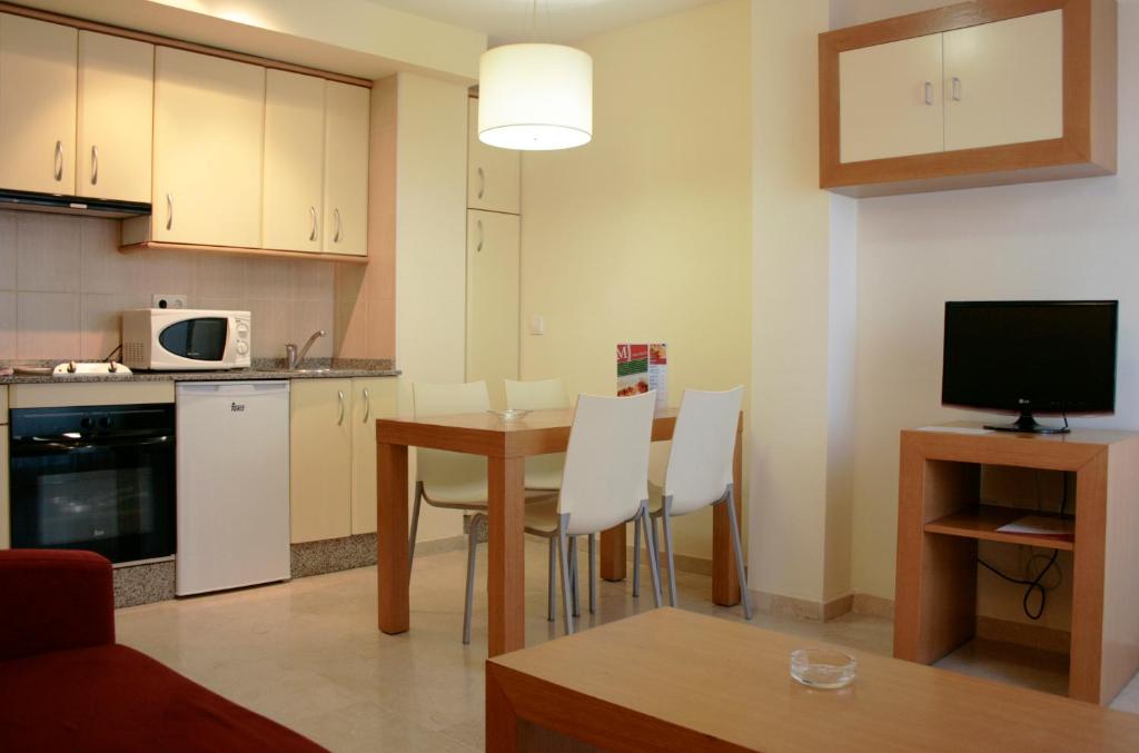 Aparthotel Milord's Suites — Hotel rooms in Benidorm, Valencian Community