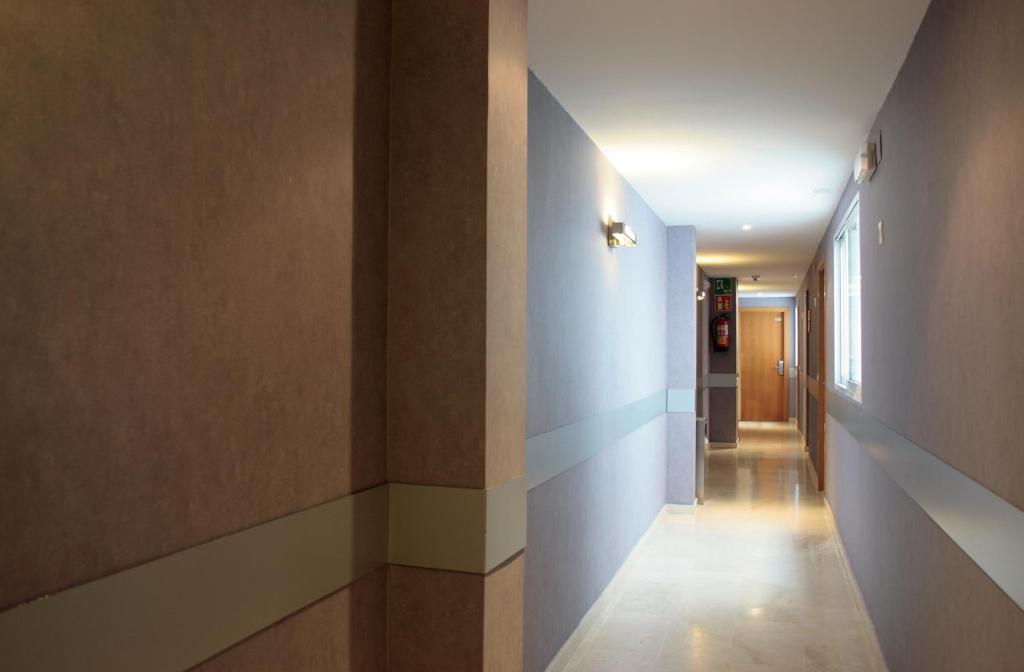 Aparthotel Milord's Suites — Hotel building in Benidorm, Valencian Community
