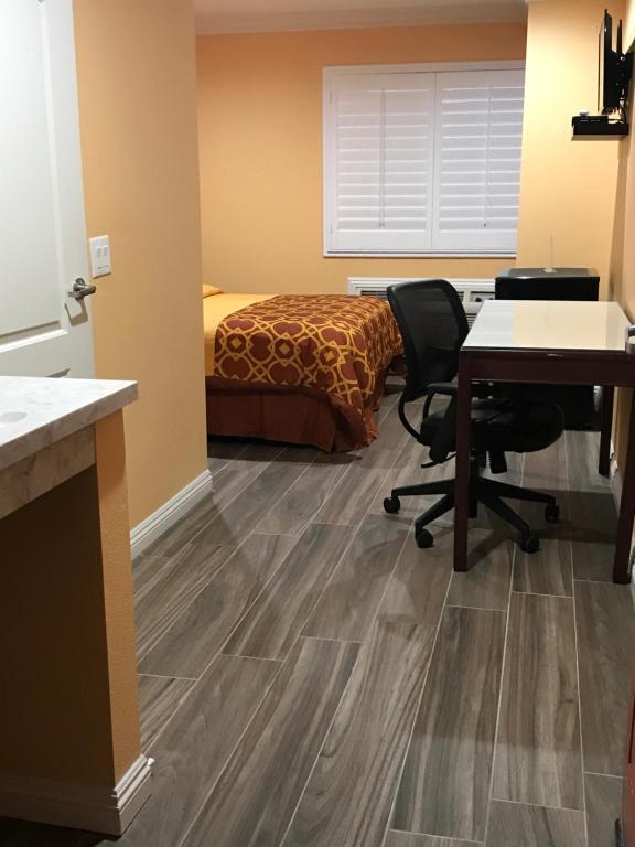 Executive Suites Inn photo