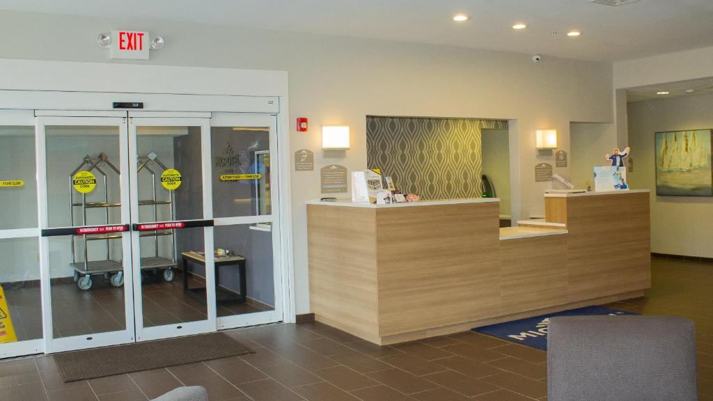 Microtel Inn & Suites Penn Yan Finger Lakes Region photo