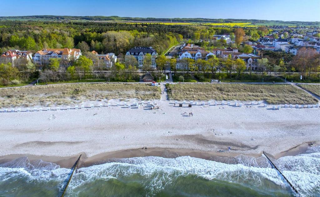 Beach, Am Weststrand Apartmenthaus Bellamare in Ostseebad Kuhlungsborn