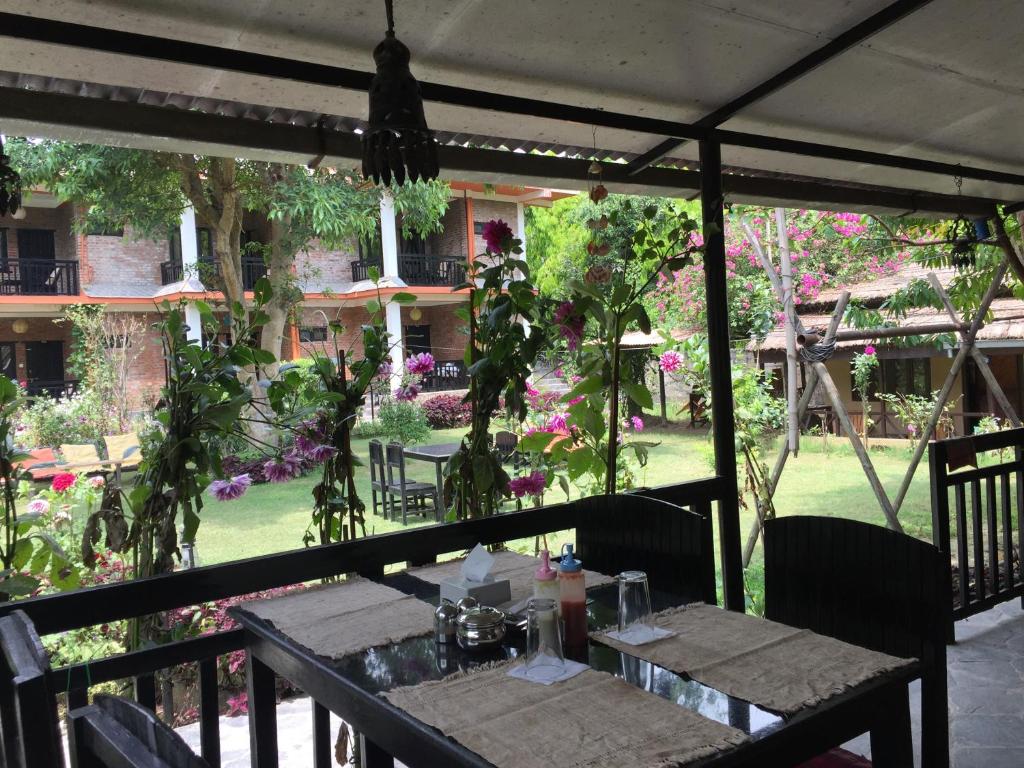 Restaurant, Chautari Garden Resort in Chitwan