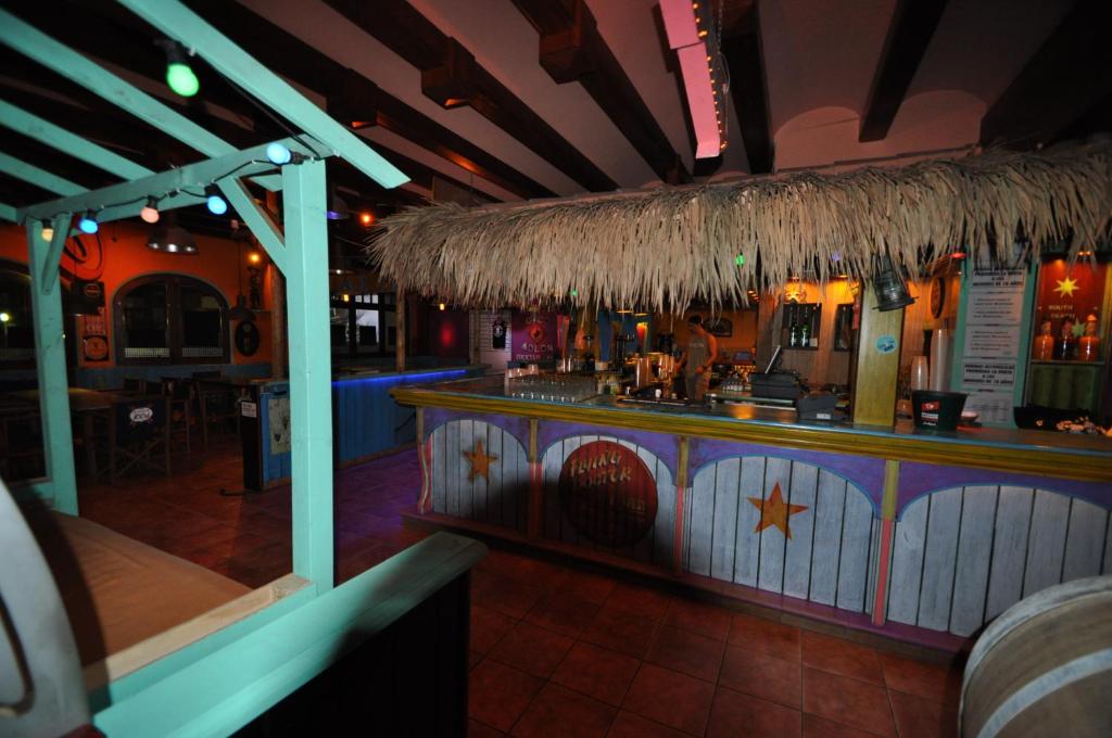 Aparthotel Safari — Restaurant & bars in Calella, Catalonia