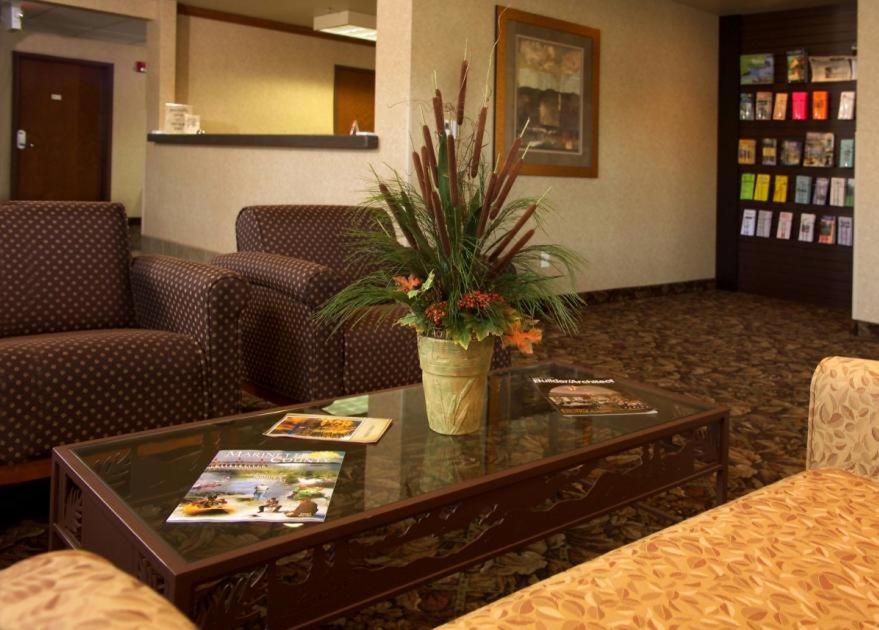 Crivitz Lodge — Hotel in Crivitz (WI)
