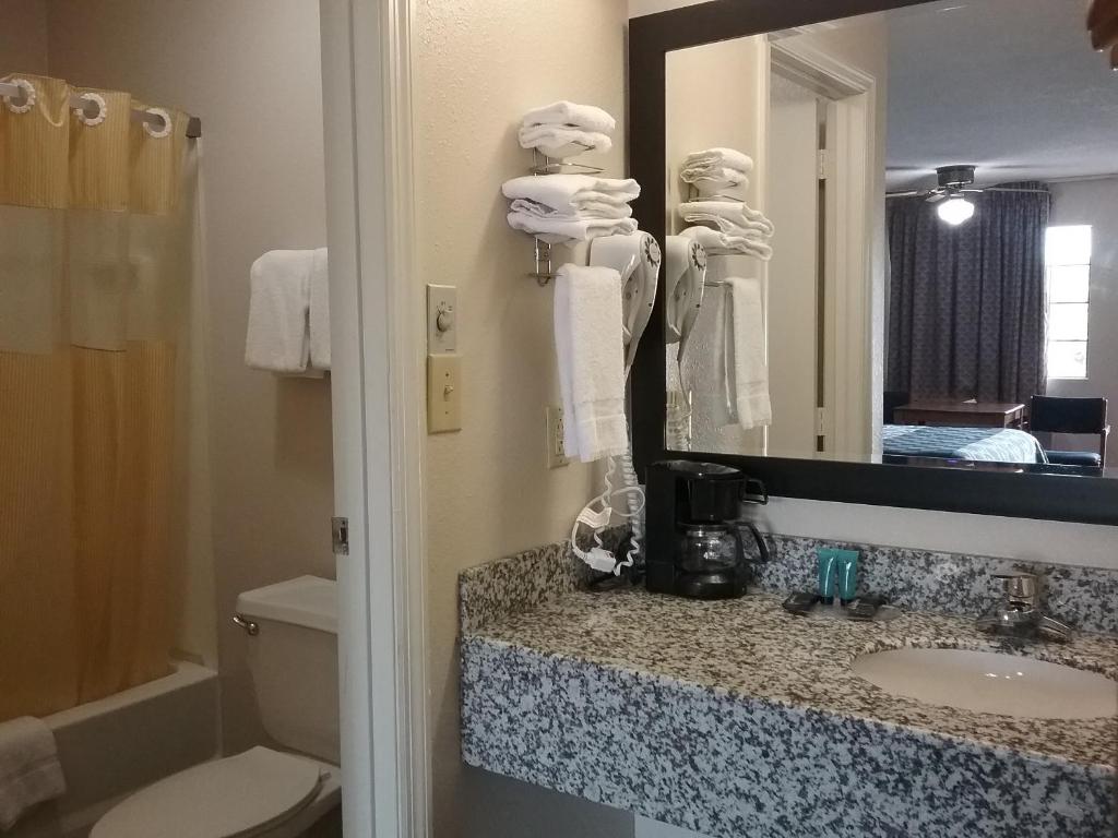 Americas Best Value Inn Blue Ridge photo