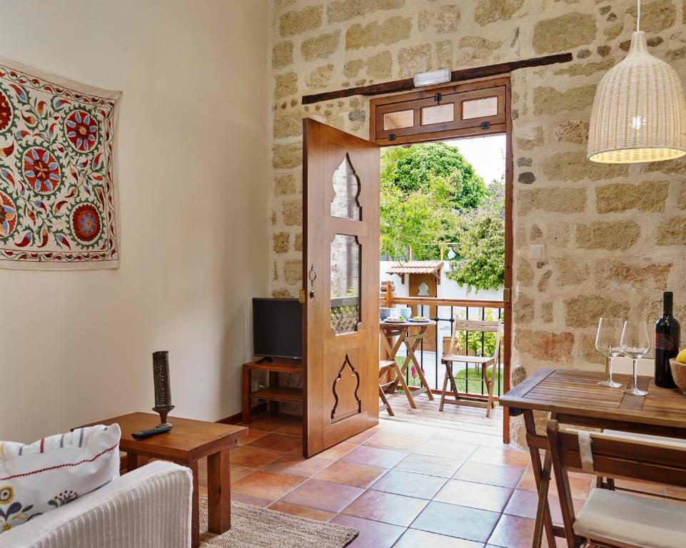 Helios Garden Boutique Apartments photo