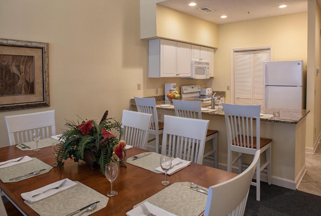Kitchen, Shipyard by Spinnaker Resorts in Hilton Head Island (SC)