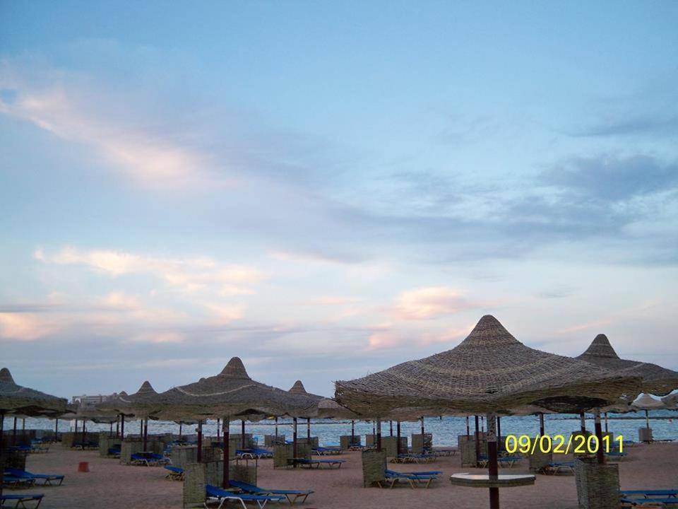 Esplanada Beach Apartment