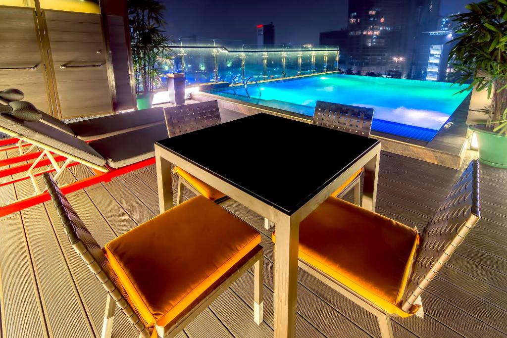 더 레인트리 다카 (The Raintree Dhaka)