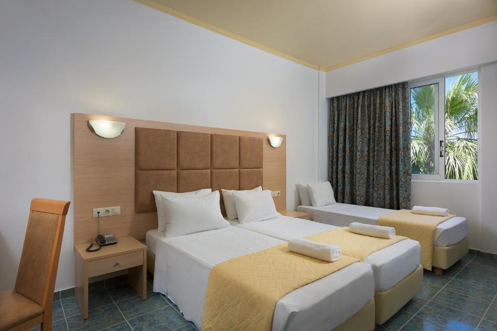 Memphis Beach Hotel photo