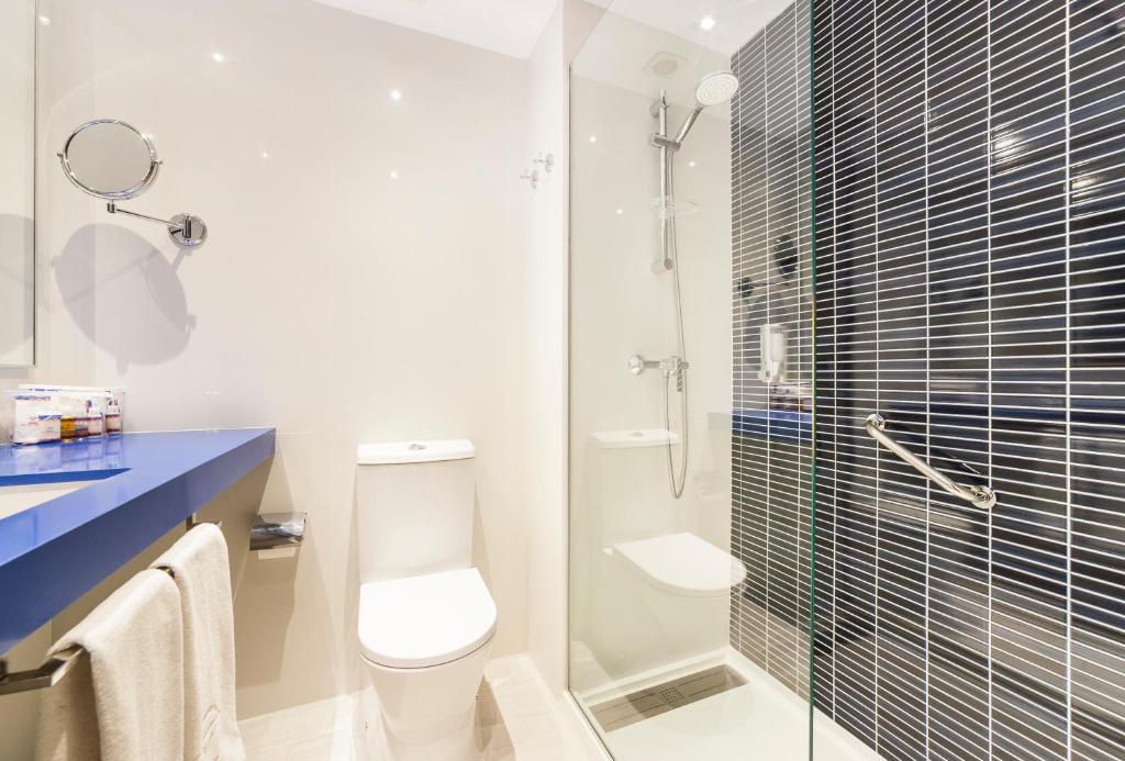 Globales Palmanova — Hotel rooms in Palma Nova, Balearic Islands