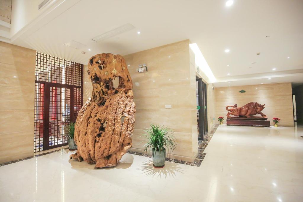 Xin Jue Jiayi Hotel Airport and International Resort — Hotel in Shanghai