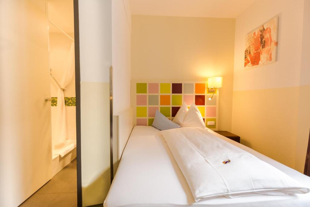 Hotel Arooma photo
