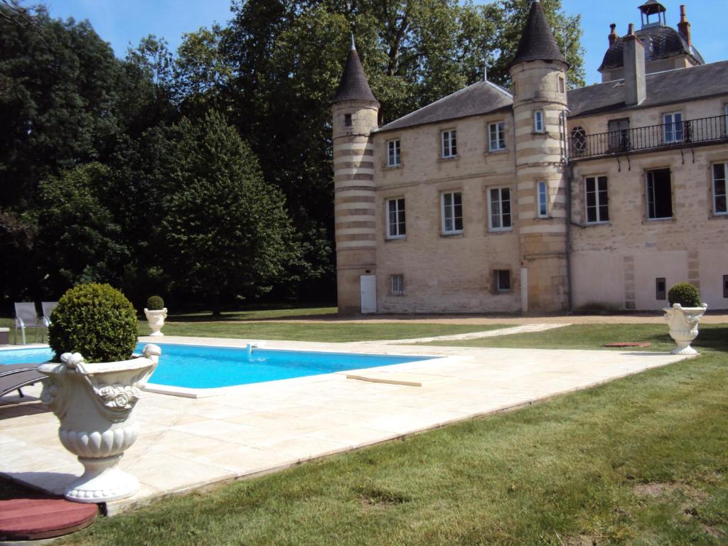 Chateau Du Four De Vaux photo