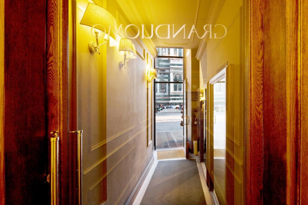 Entrance, Granduomo Charming Accomodation in Florence