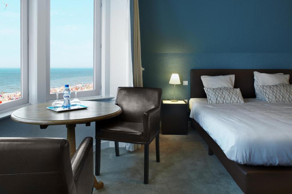 Beach Hotel photo