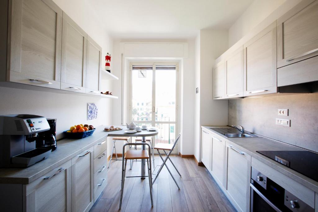 Riviera Apartments — Hotel in Levanto