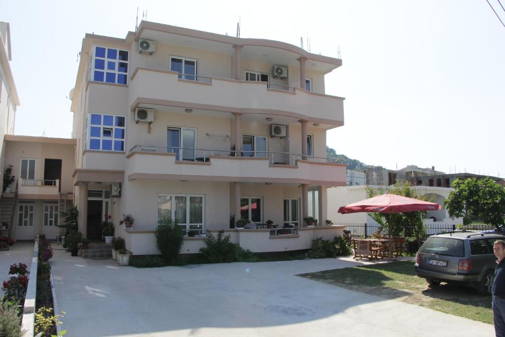 Apartment Family — Hotel in Ulcinj