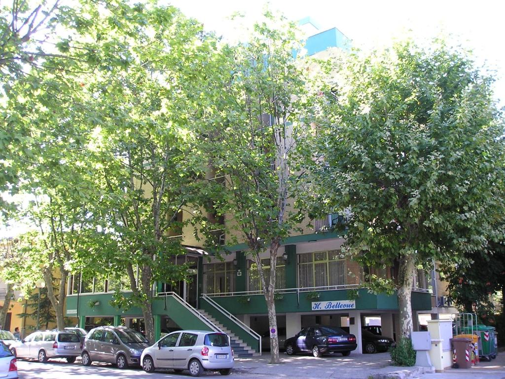 Hotel Bellevue — Hotel in Cesenatico