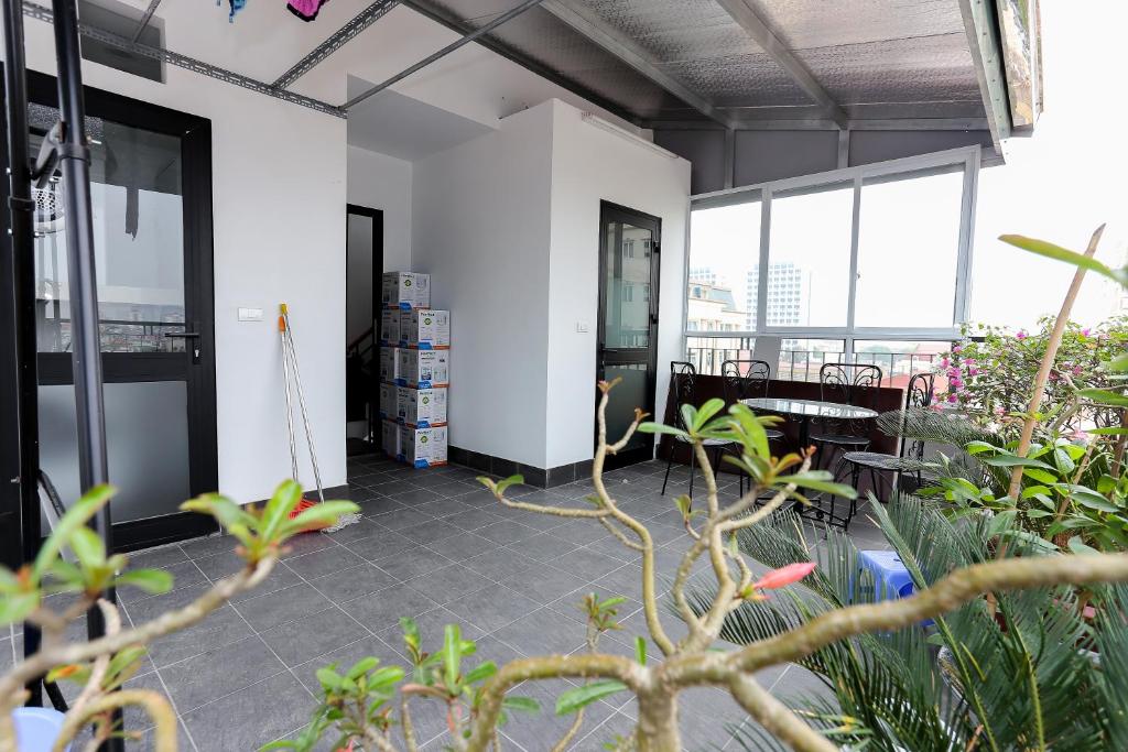 Quiet Hoang Quoc Viet Hotel & apartment