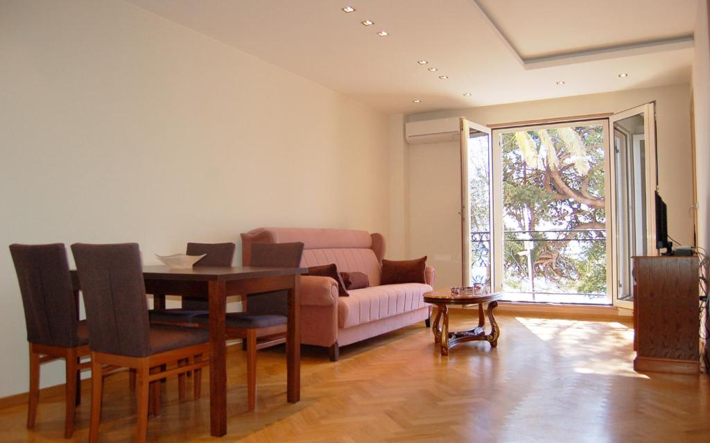 Vasiliki Seaside Apartments - 3