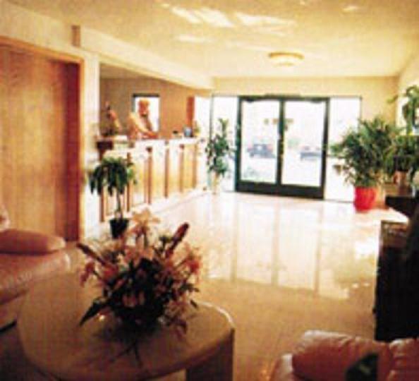 Downey Inn Luxury Suites photo