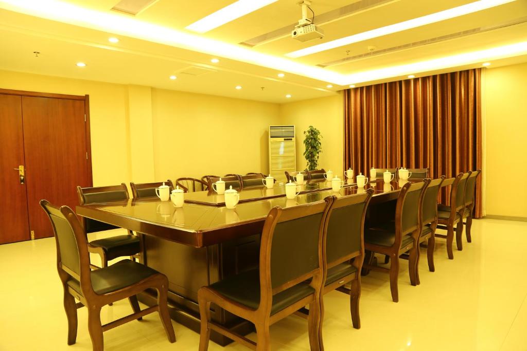 Dunhuang Gold Dragon Hotel photo