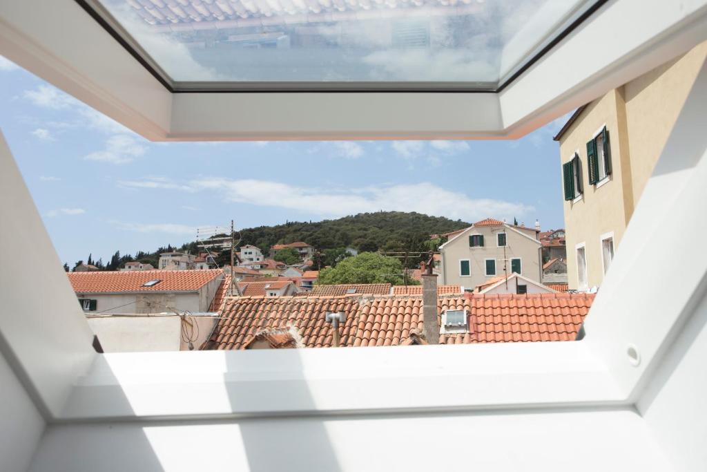 Split Situs Residence Additional