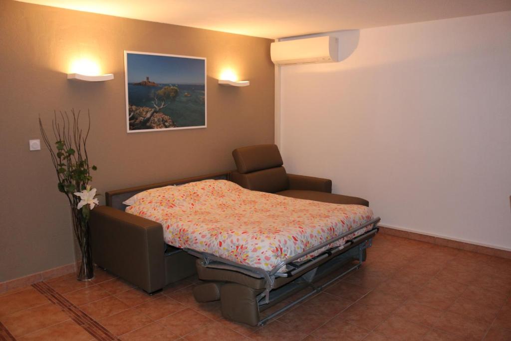 Coeur de Fréjus, L'AMPHITHÉÂTRE, appartement 3 pièces climatisé, terrasse, barbecue, piscine & parking - 5