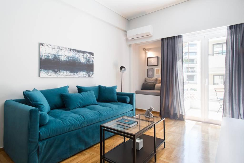 Bright Flat near the Acropolis by UPSTREET — Hotel in Athens