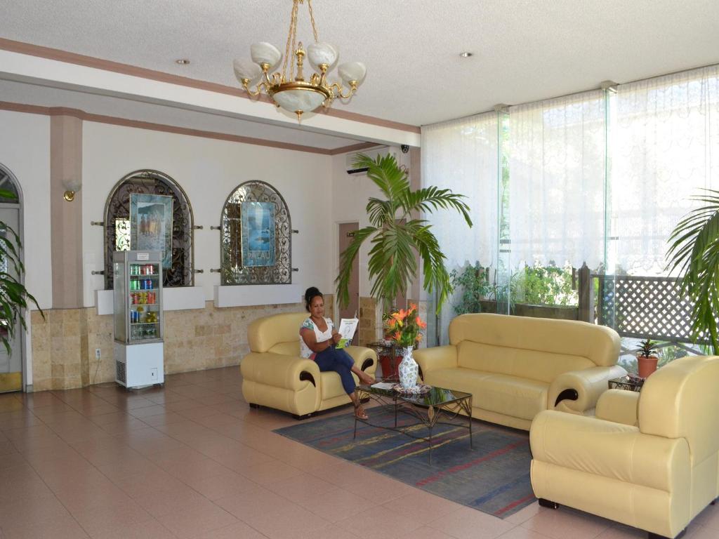 馬拉卡爾西廣場酒店 (West Plaza Malakal Hotel)