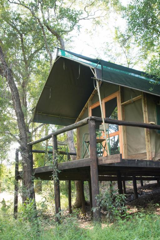 Ndzhaka Tented Camp photo