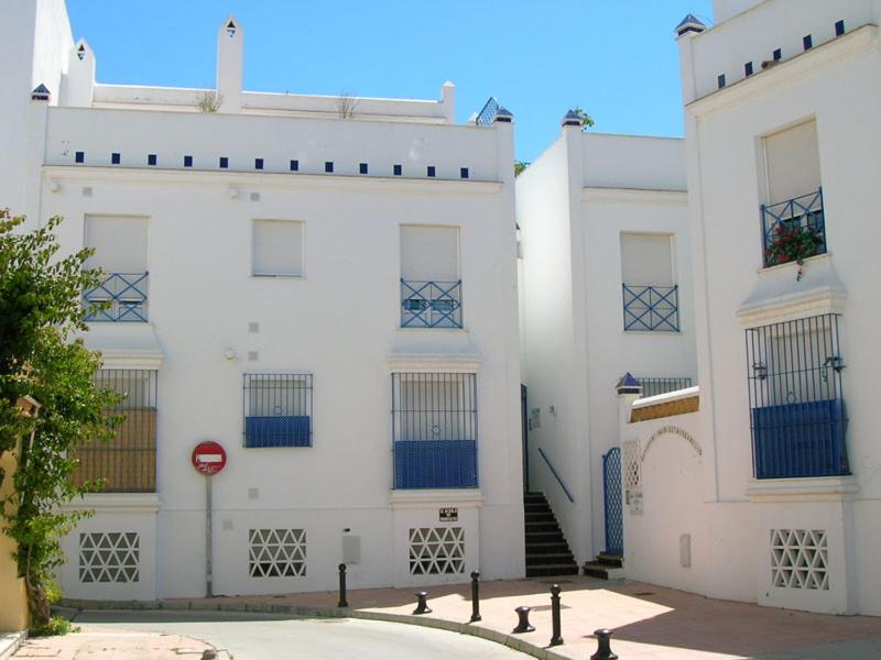 Casitasmanoli Conil plaza Huerta de enmedio photo