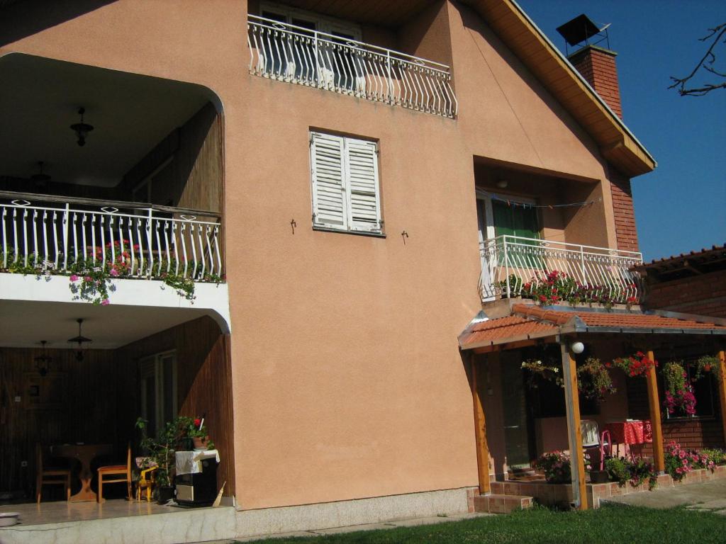 Apartments Domacinstvo Nikolic photo