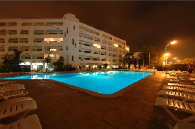 Apartamentos Turisticos Silchoro — Swimming pool in Albufeira, Faro