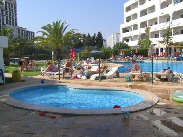 Apartamentos Turisticos Silchoro — Swimming pool in Albufeira, Faro