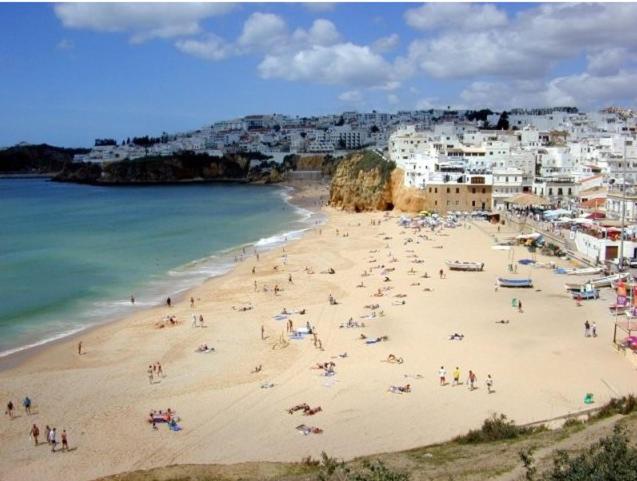 Apartamentos Turisticos Silchoro — Beach in Albufeira, Faro
