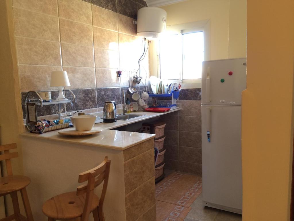 Kitchen, Pyramids Overlook Inn in Giza