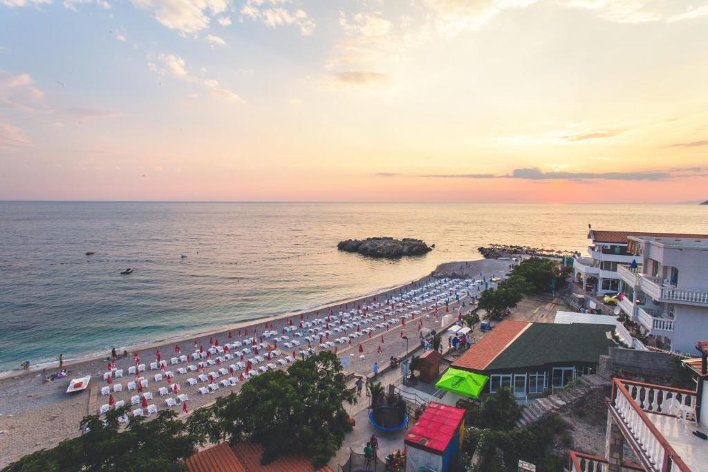 Strand