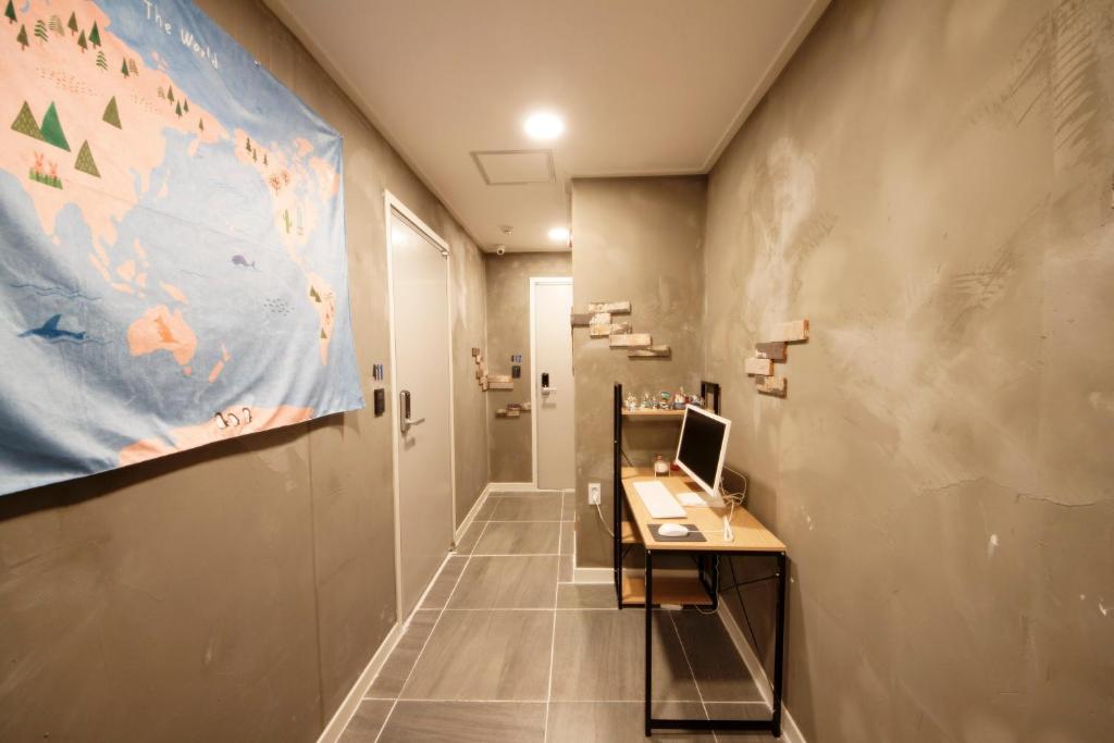 Shared lounge/TV area