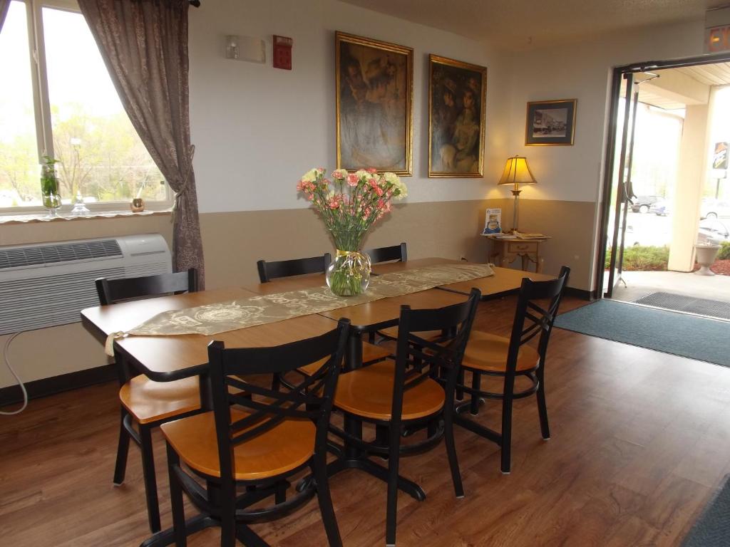 Super 8 By Wyndham Sidney Ny 조식 공간