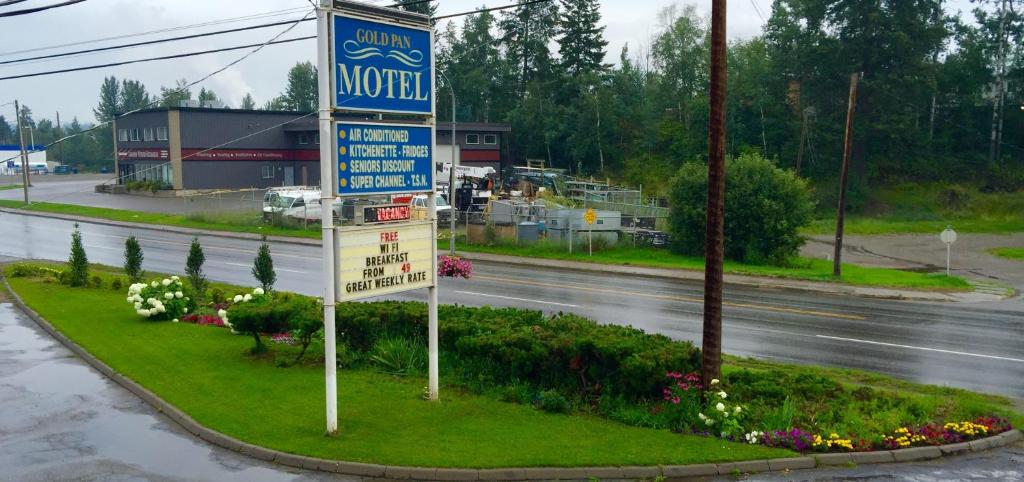 Gold Pan Motel photo