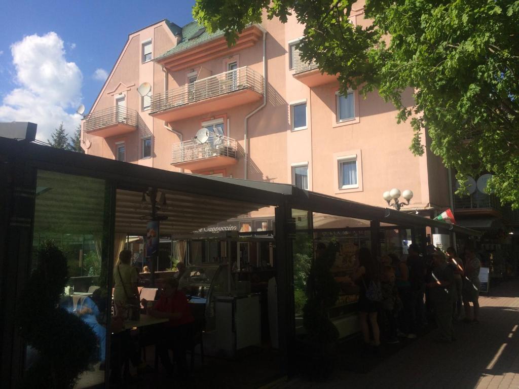 City Center Apartments Heviz — Hotel in Hévíz
