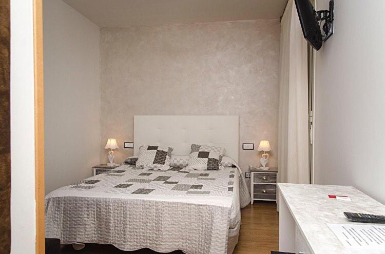 Hostal Don Rodrigo — Hotel in Zamora