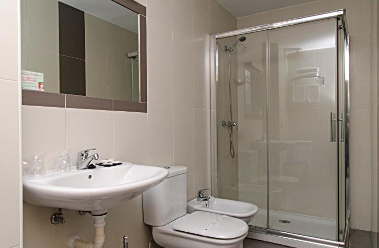 Hostal Don Rodrigo photo
