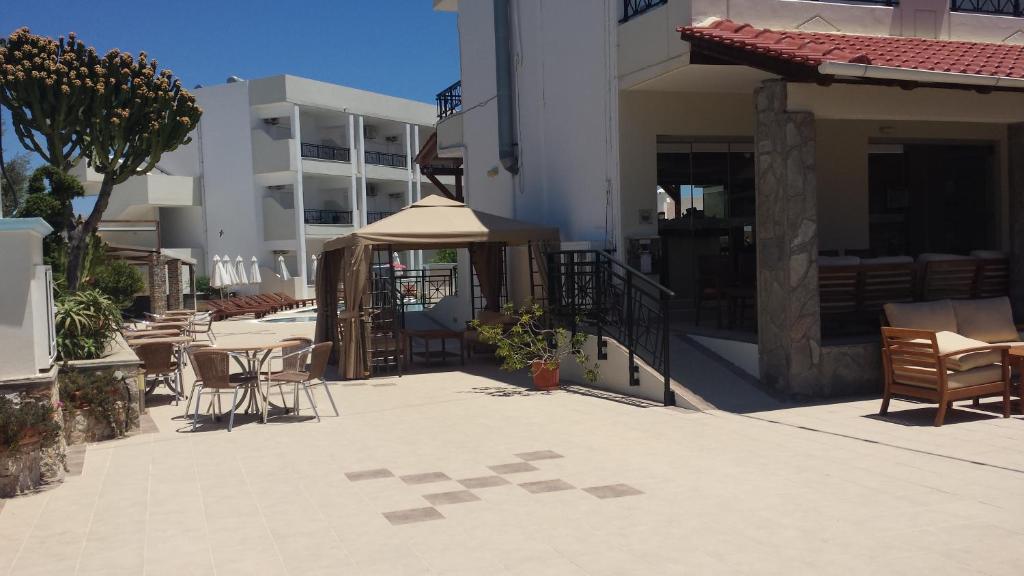 Bright Star — Hotel building in Faliraki, South Aegean